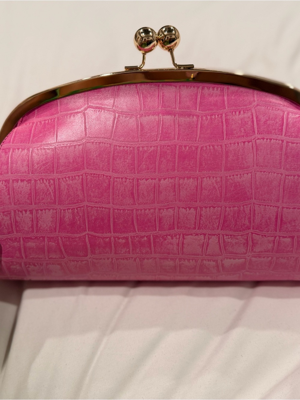 Faux-Croc Kiss-Lock Wristlet Clutch in Hot Pink